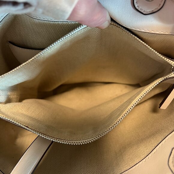 AUTHENTIC TORY BURCH WINTER WHITE LEATHER MILLER SHOULDER BAG WITH DETACHABLE ST - Picture 9 of 15